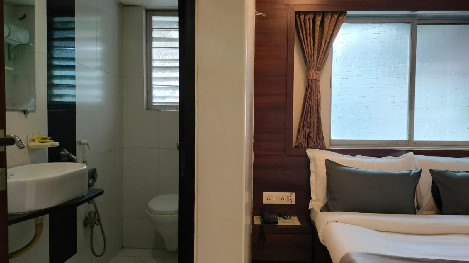 Hotel Sai Nidhi Executive-Mindspace Airoli Нави Мумбай Екстериор снимка