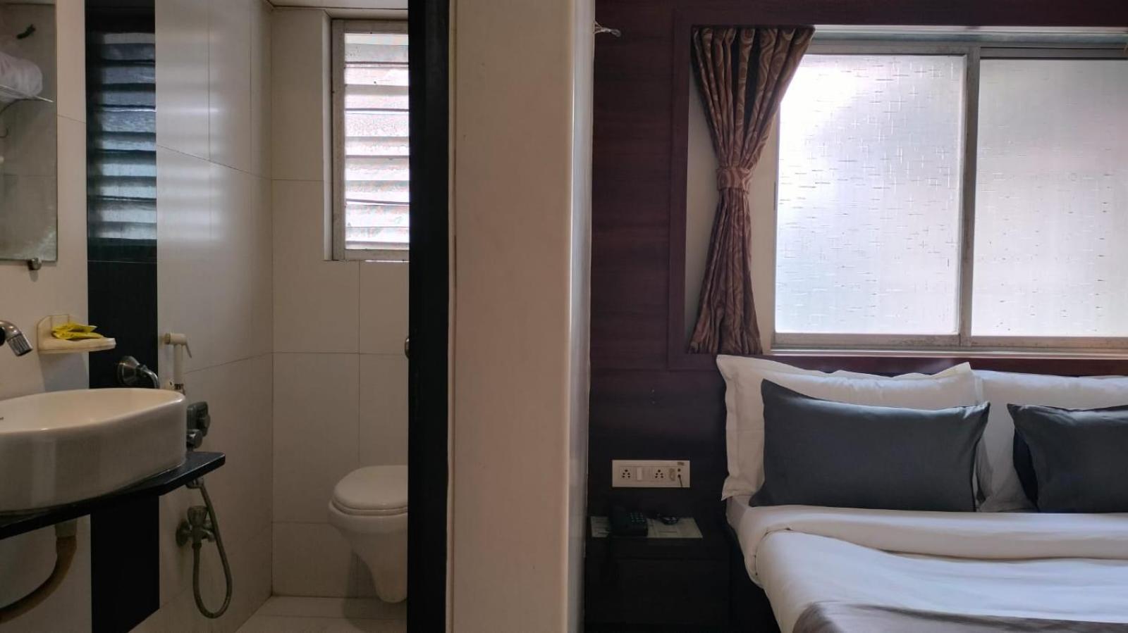 Hotel Sai Nidhi Executive-Mindspace Airoli Нави Мумбай Екстериор снимка